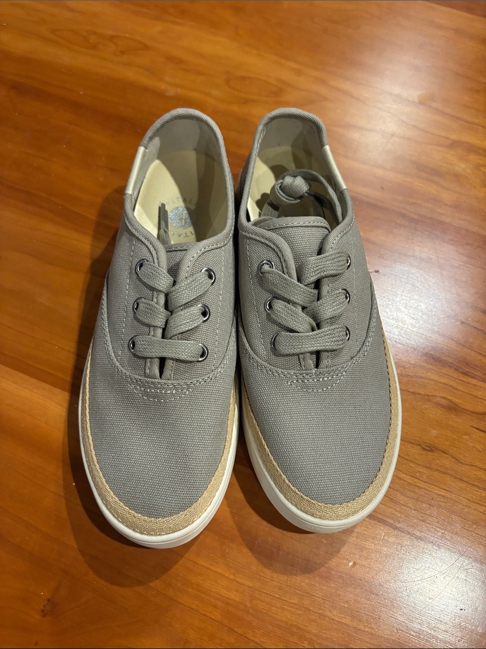 REVITALIGN Orthotic Washable Canvas Sneaker size 7 med width